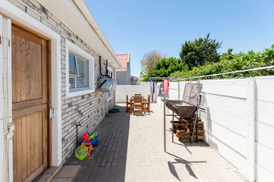 2 Bedroom Property for Sale in Laaiplek Western Cape